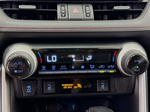 Used 2022 Toyota RAV4 XSE w/ Weather Package image 16