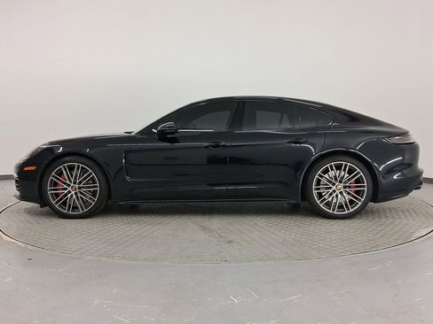 Certified 2023 Porsche Panamera GTS image 2