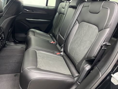 New 2025 Jeep Grand Cherokee Altitude image 5
