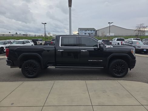 Used 2021 GMC Sierra 2500 Denali w/ Denali Black Diamond Edition image 6