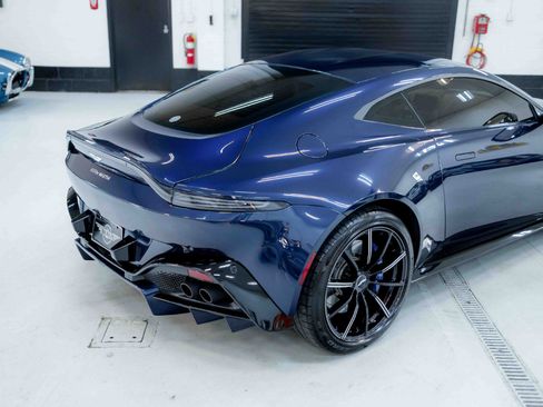 Used 2020 Aston Martin V8 Vantage Coupe image 34