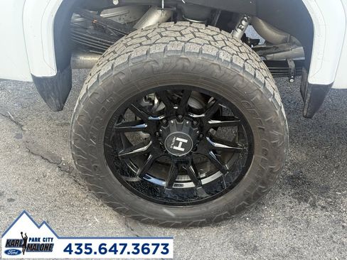 Used 2025 GMC Sierra 3500 AT4 w/ AT4 Premium Plus Package image 10
