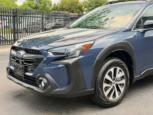 Used 2025 Subaru Outback Premium AWD/4WD image 8