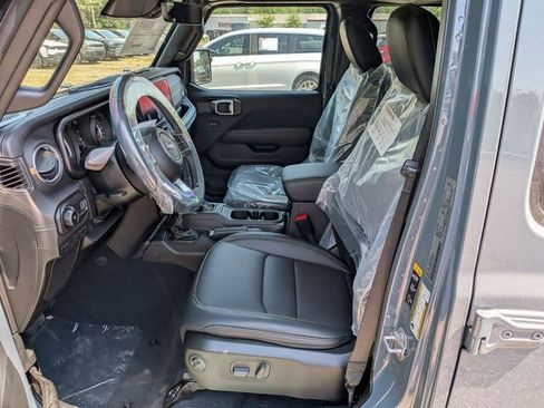 New 2026 Jeep Wrangler Unlimited Sahara AWD/4WD image 9