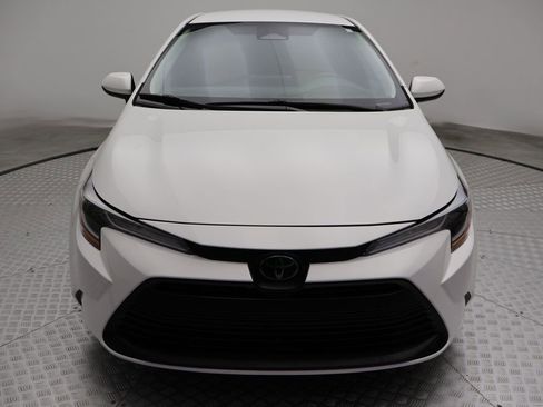 Certified 2025 Toyota Corolla LE w/ Convenience Package image 5