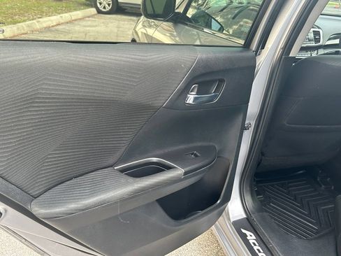 Used 2016 Honda Accord LX image 35