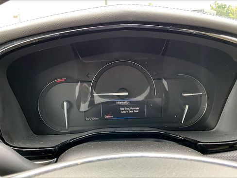 Used 2018 Cadillac XT5 FWD image 26