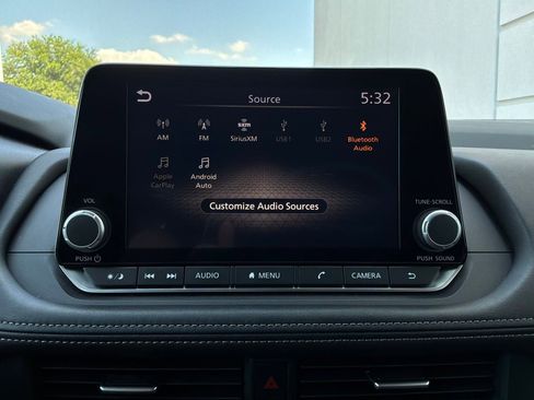 Used 2025 Nissan Rogue SV FWD image 30