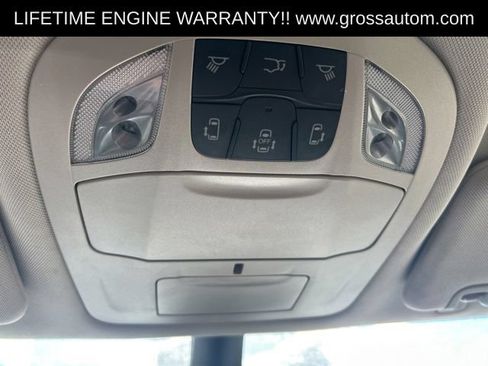 Used 2024 Chrysler Pacifica Touring-L FWD image 37