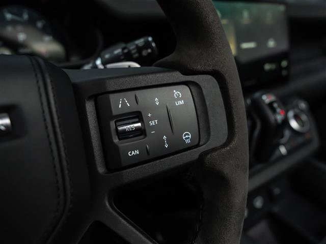 Used 2023 Land Rover Defender 110 V8 AWD/4WD image 23