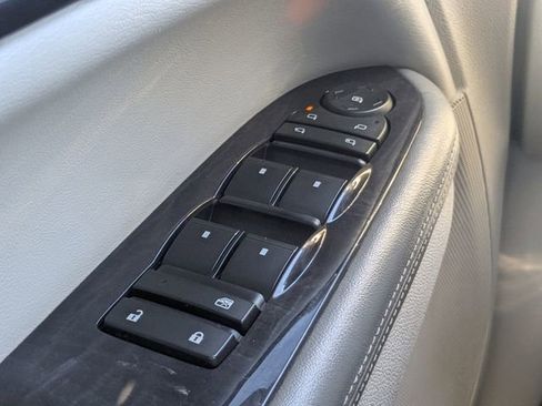 Used 2017 Buick Enclave Premium image 25