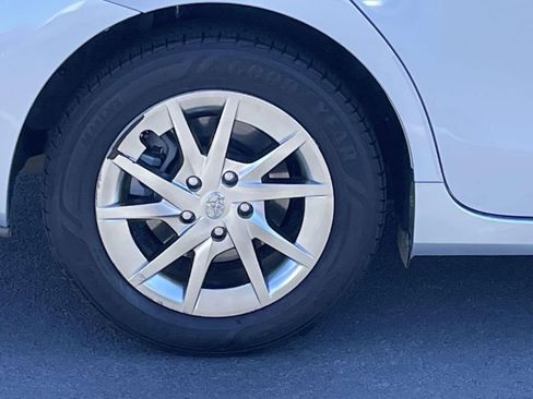 Used 2016 Toyota Prius V Four image 11