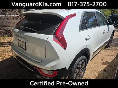 Certified 2024 Kia Niro Wind FWD image 3