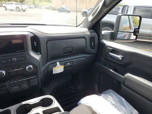 New 2026 GMC Sierra 3500 Pro w/ Convenience Package image 15