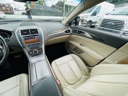 Used 2019 Lincoln MKZ Reserve FWD image 22
