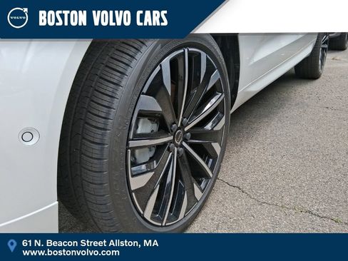 New 2026 Volvo XC60 T8 Ultra w/ Protection Package Premier AWD/4WD image 4