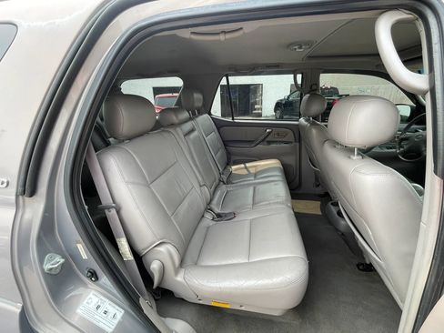 Used 2002 Toyota Sequoia Limited RWD image 22