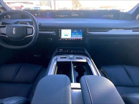 New 2026 Lincoln Navigator L Reserve w/ Jet Appearance Package AWD/4WD image 5