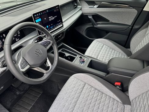 New 2026 Volkswagen Tiguan S image 8