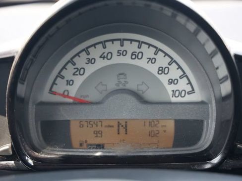 Used 2012 smart fortwo pure RWD image 23