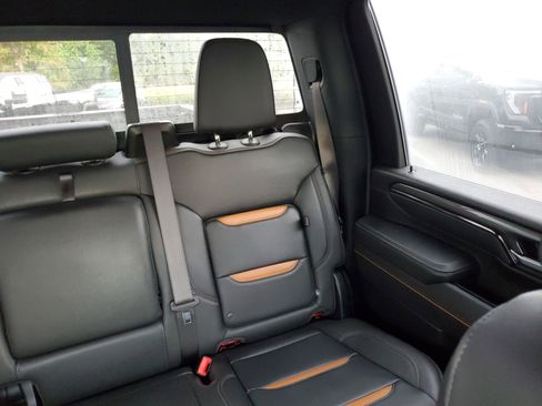 Used 2025 GMC Sierra 2500 AT4 w/ AT4 Premium Plus Package image 59