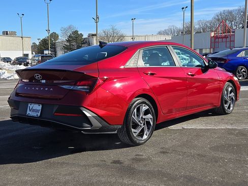 Used 2025 Hyundai Elantra Sport image 30