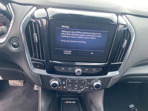 Used 2023 Chevrolet Traverse LT w/ Midnight/Sport Edition image 7