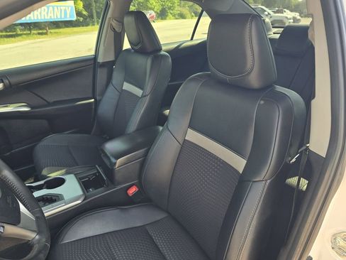 Used 2013 Toyota Camry SE FWD image 13