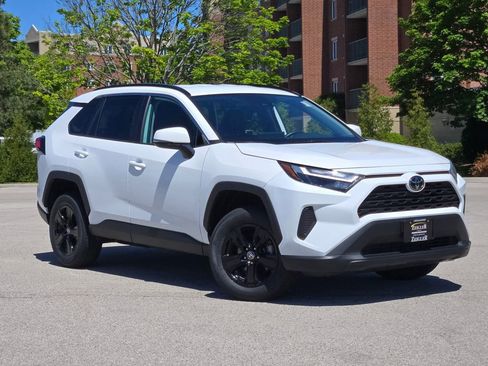 Used 2024 Toyota RAV4 XLE FWD image 1