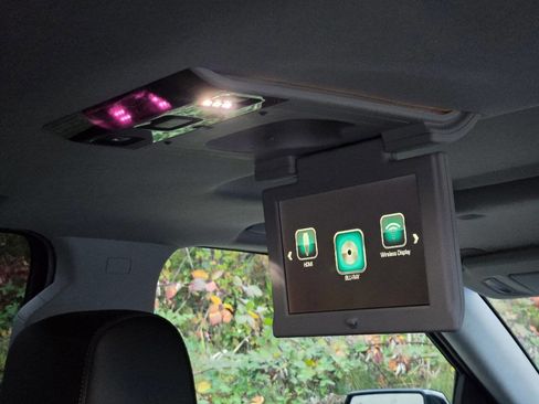 Used 2018 GMC Yukon XL Denali w/ Denali Ultimate Package image 28