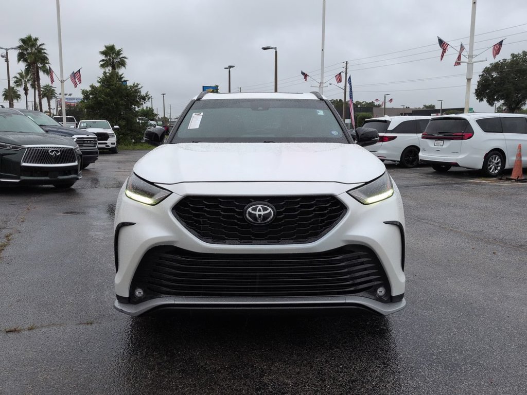 Used 2021 Toyota Highlander XSE FWD image 9