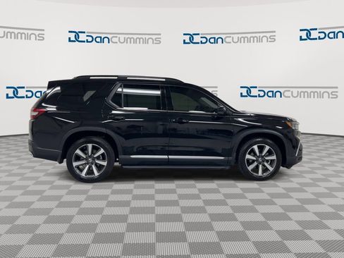 Used 2024 Honda Pilot Touring image 9