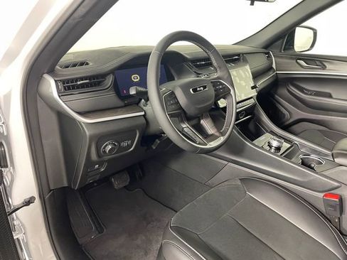 New 2026 Jeep Grand Cherokee Altitude AWD/4WD image 3