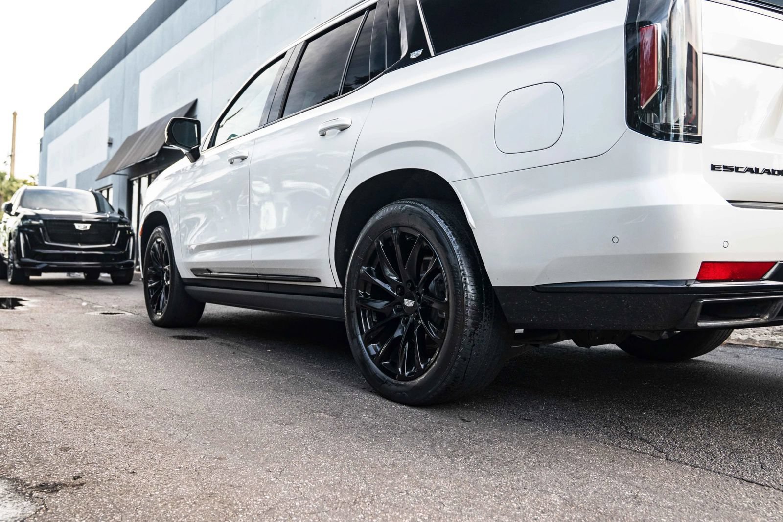 Used 2021 Cadillac Escalade Sport Platinum w/ LPO, ONYX Package AWD/4WD image 8