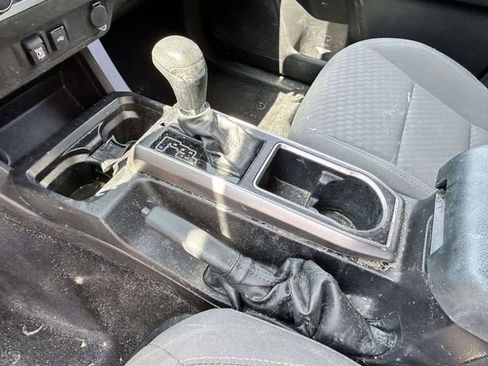 Used 2022 Toyota Tacoma SR5 w/ Technology Package image 17