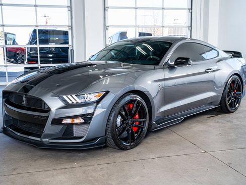 Used 2021 Ford Mustang Shelby GT500 w/ Technology Package image 11