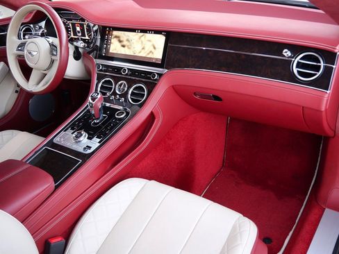 Used 2021 Bentley Continental GT image 21