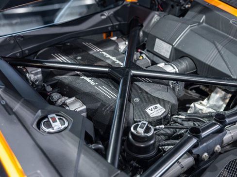 Used 2018 Lamborghini Aventador S AWD/4WD image 16