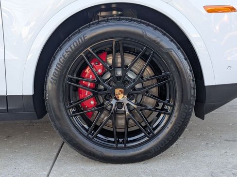 New 2026 Porsche Cayenne S image 29