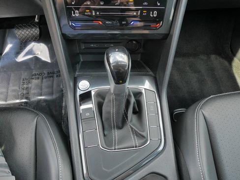 Used 2024 Volkswagen Tiguan SE FWD image 27