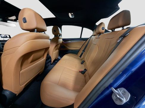 Used 2023 BMW 540i w/ Premium Package image 25