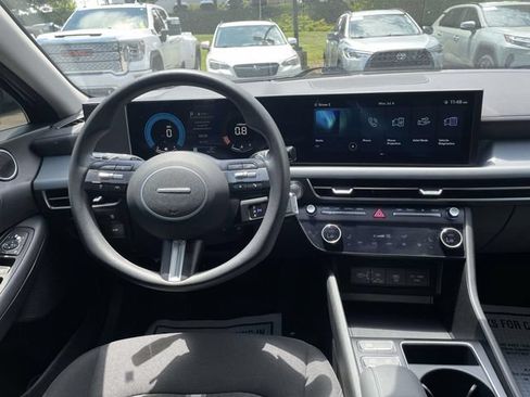Used 2024 Hyundai Sonata SEL FWD image 12