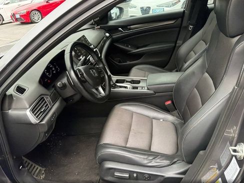 Used 2018 Honda Accord Sport image 6