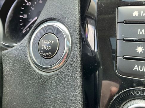 Used 2020 Nissan Rogue SL w/ Premium Package FWD image 30