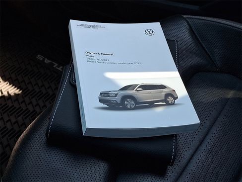 Used 2022 Volkswagen Atlas SEL Premium image 28