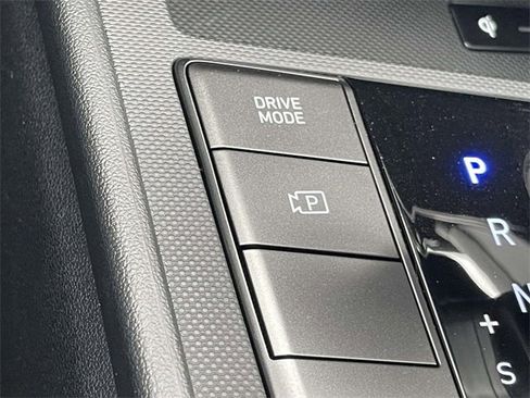 Certified 2025 Hyundai Elantra Sport image 24