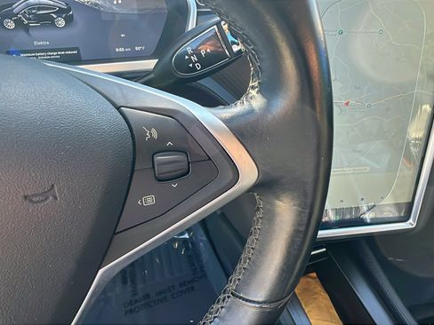 Used 2013 Tesla Model S Performance image 28