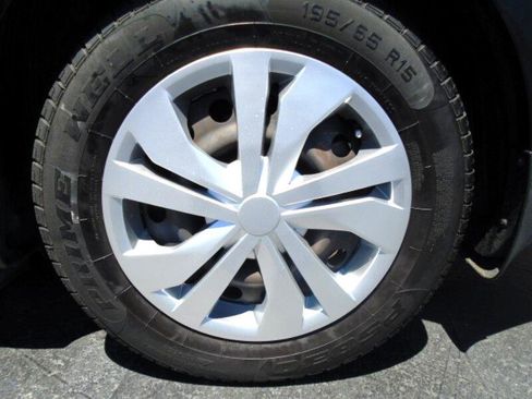 Used 2015 Kia Forte LX image 18