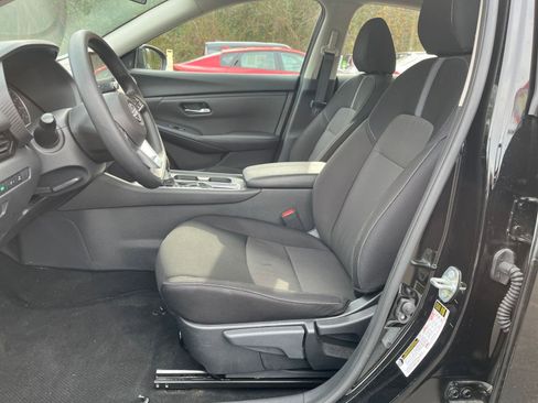 Used 2025 Nissan Sentra SV image 24