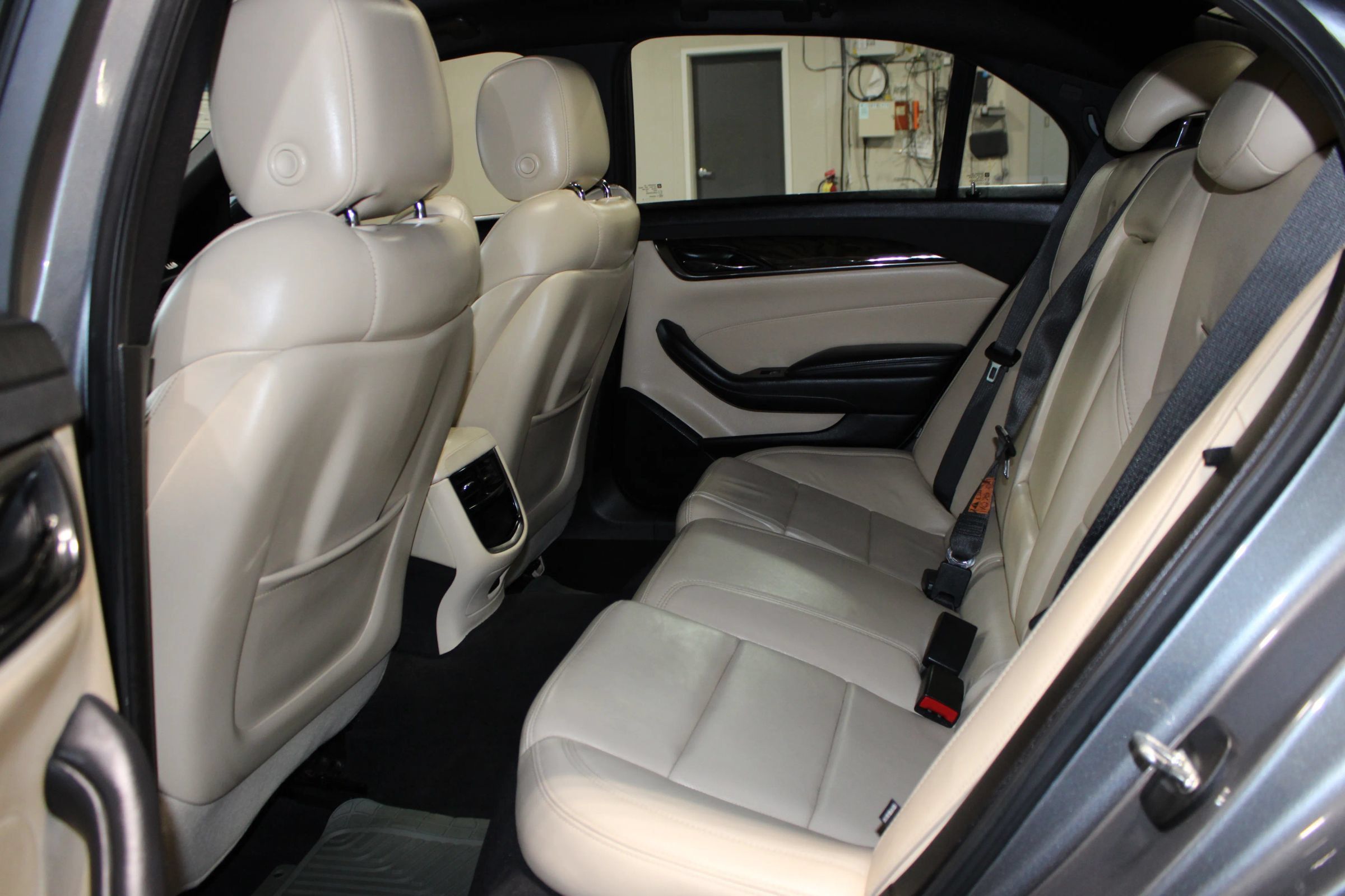 Used 2018 Cadillac CTS Luxury RWD image 29